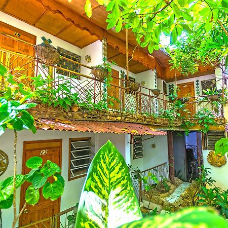 Pacot Breeze Hotel Musseau Bagian luar foto