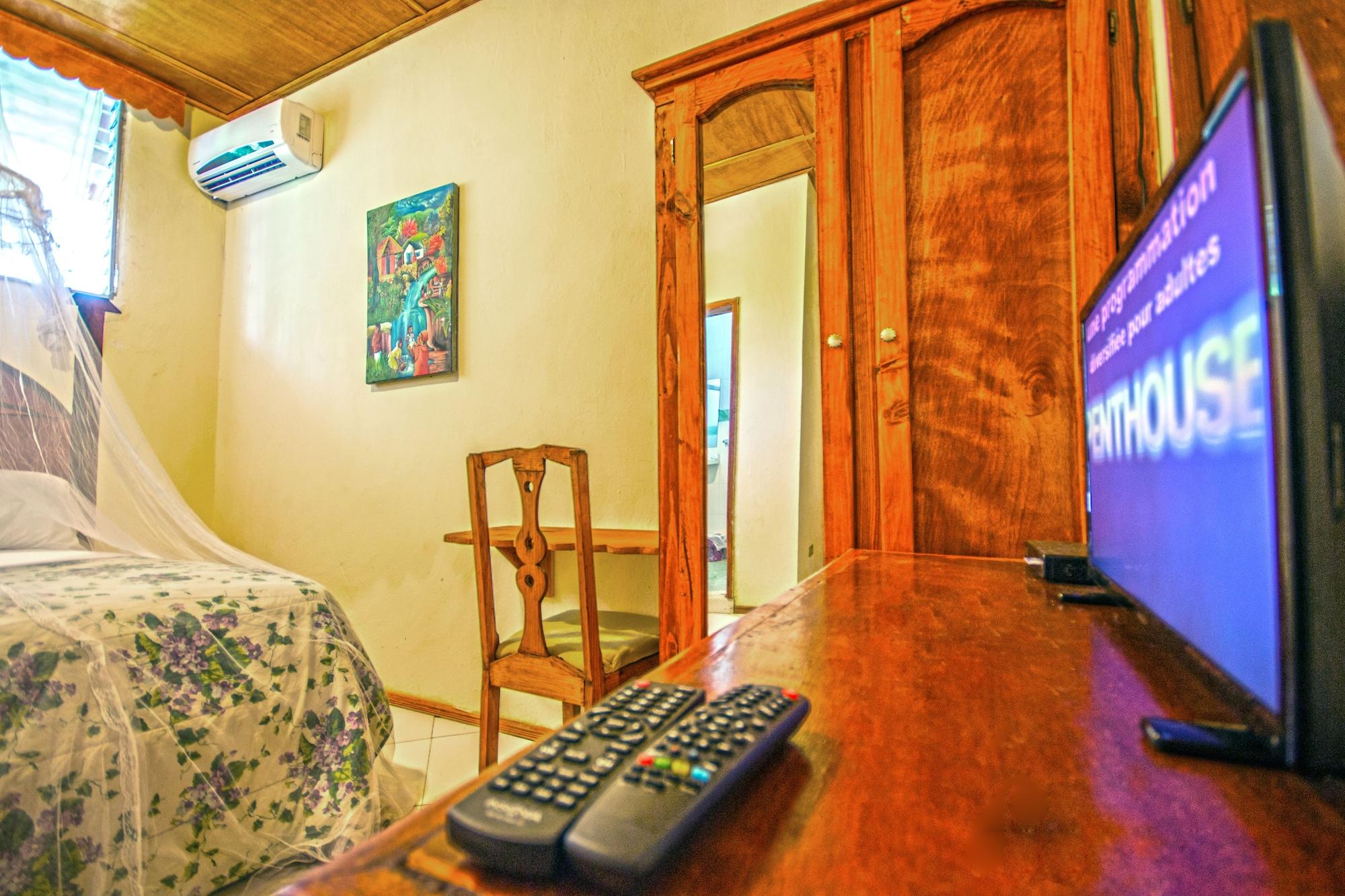 Pacot Breeze Hotel Musseau Bagian luar foto
