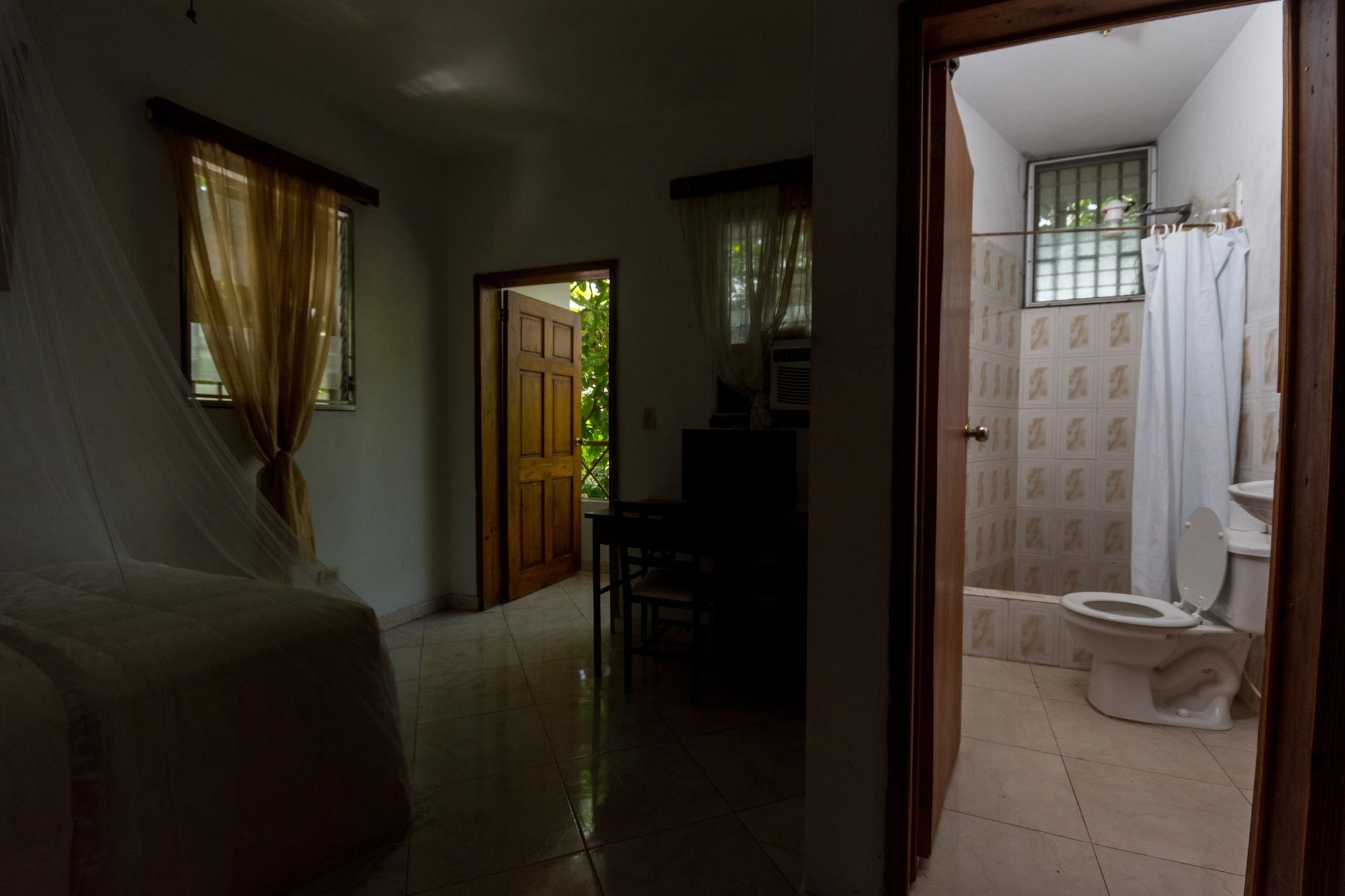 Pacot Breeze Hotel Musseau Bagian luar foto