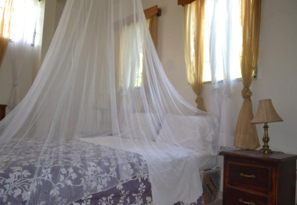 Pacot Breeze Hotel Musseau Ruang foto