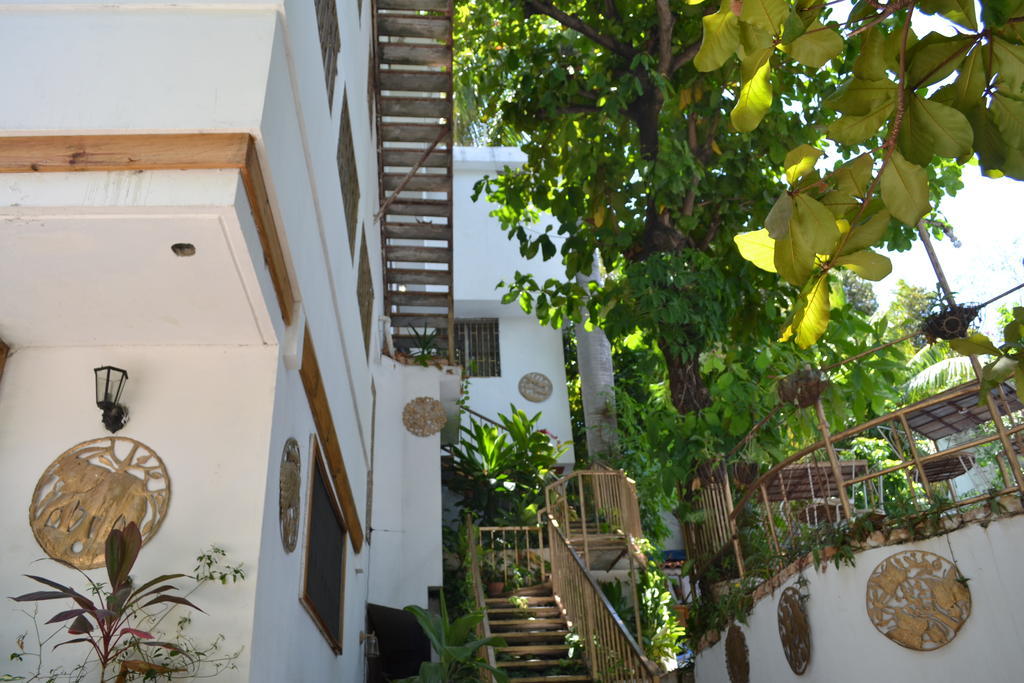 Pacot Breeze Hotel Musseau Bagian luar foto