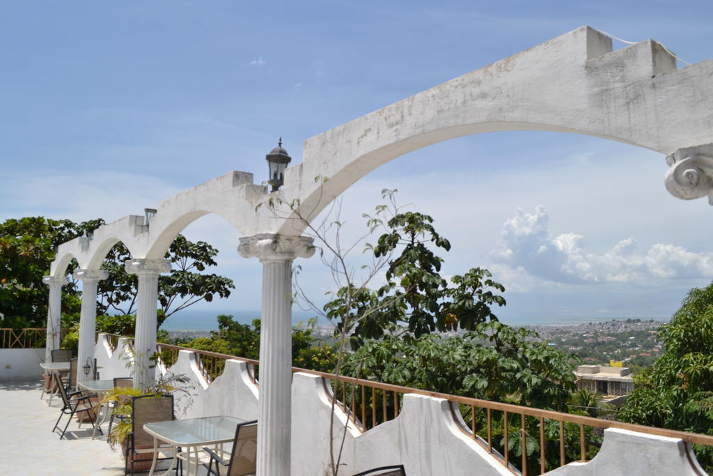 Pacot Breeze Hotel Musseau Bagian luar foto