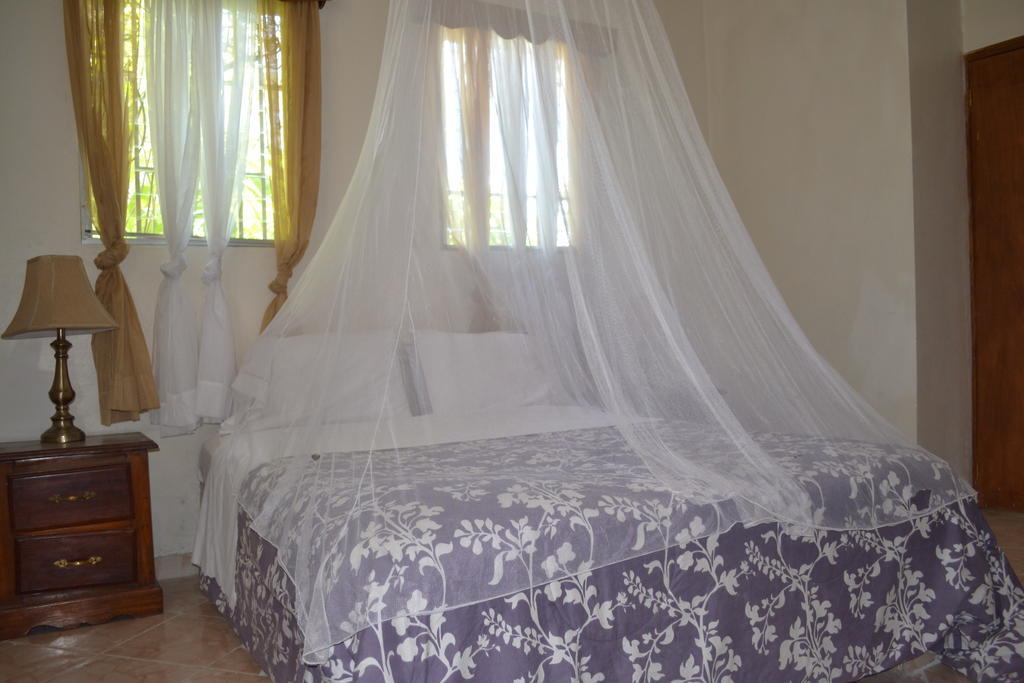 Pacot Breeze Hotel Musseau Ruang foto