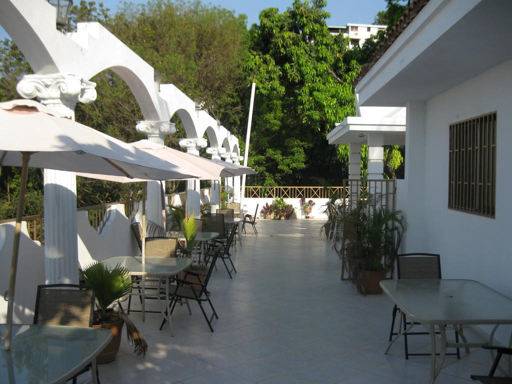 Pacot Breeze Hotel Musseau Bagian luar foto