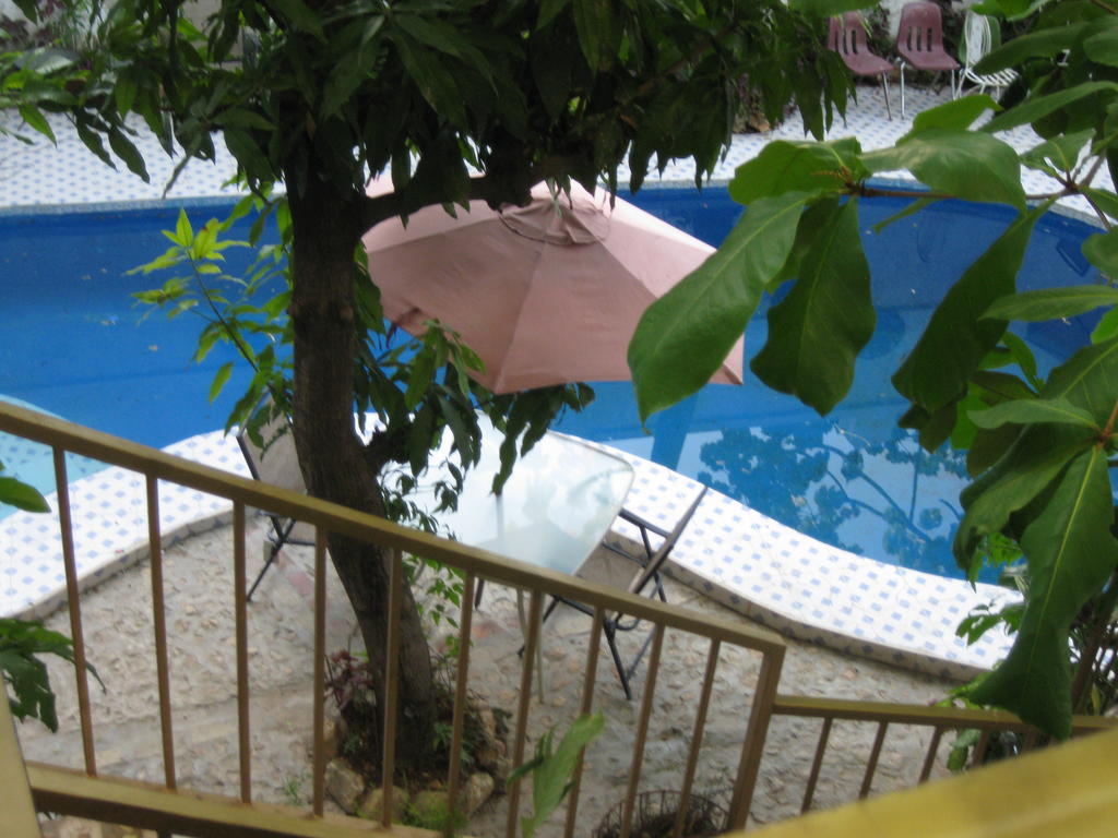 Pacot Breeze Hotel Musseau Bagian luar foto