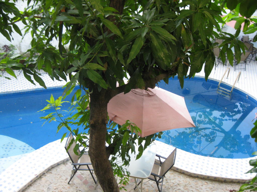Pacot Breeze Hotel Musseau Bagian luar foto