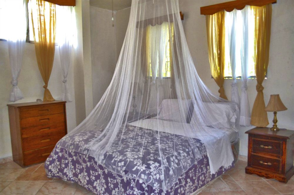 Pacot Breeze Hotel Musseau Bagian luar foto